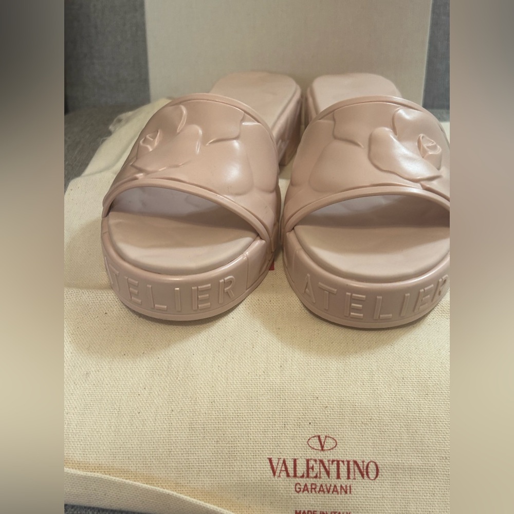 🎉HP🎉Valentino Garavani Atelier PRISTINE Rose Slide Sandal - Picture 11 of 14